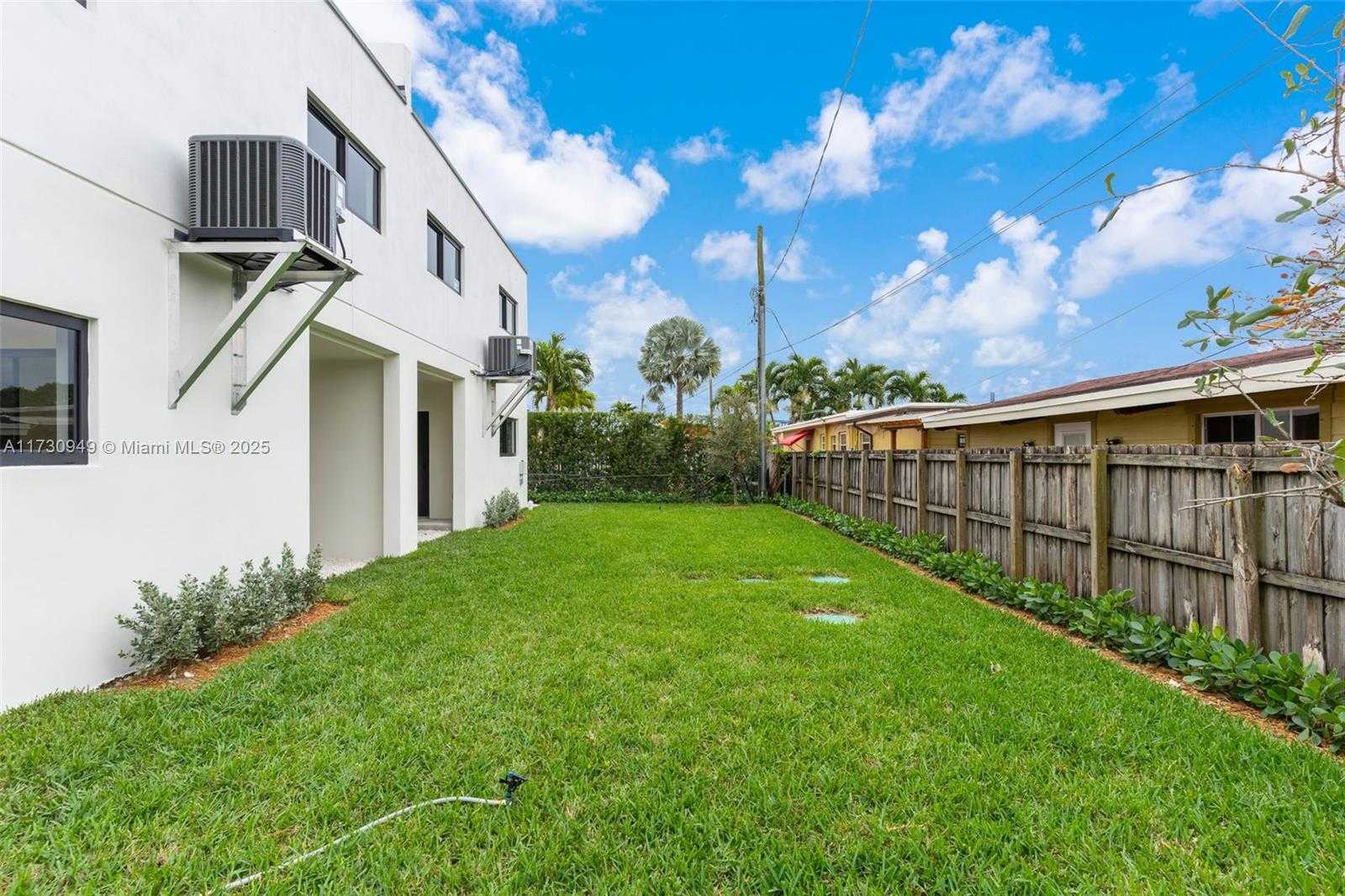 Small Image of 3620 SOUTH WEST 94 AVE, Miami Number 19
