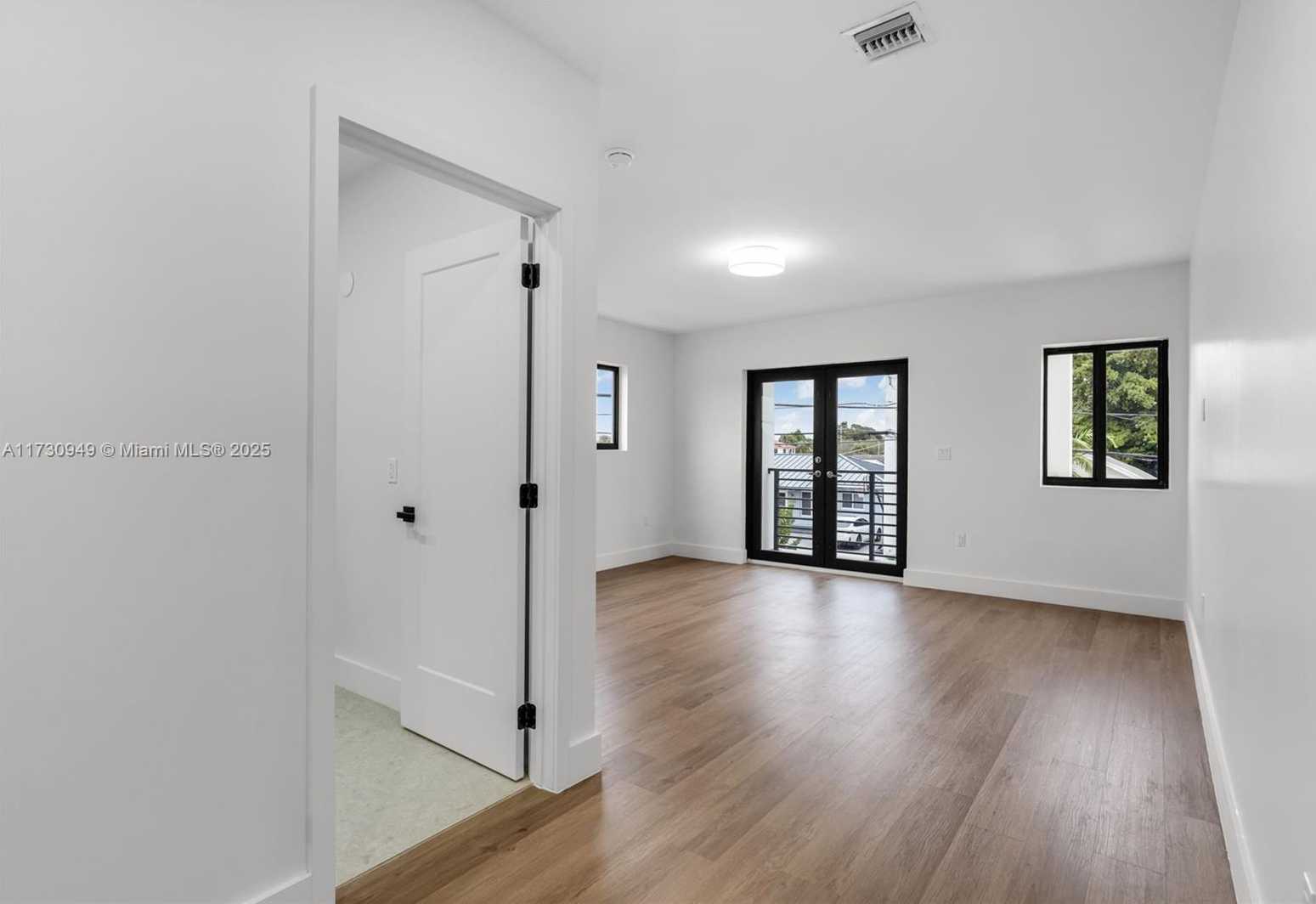 Small Image of 3620 SOUTH WEST 94 AVE, Miami Number 28