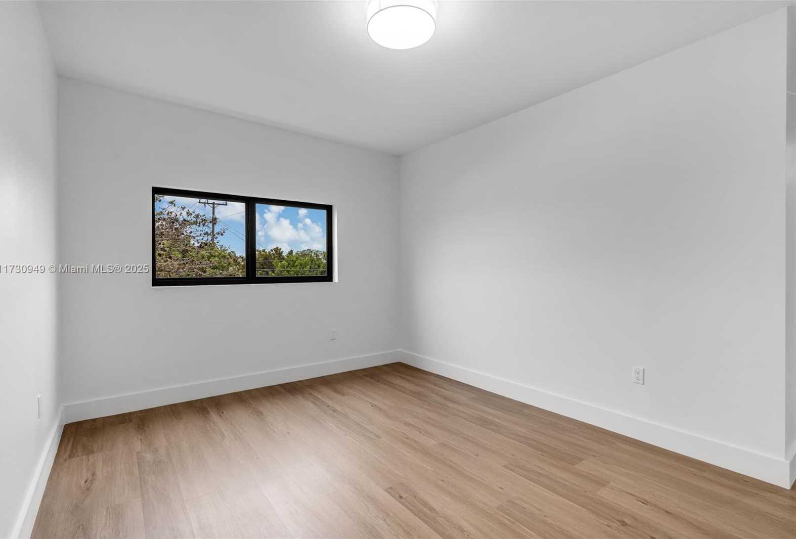 Small Image of 3620 SOUTH WEST 94 AVE, Miami Number 33