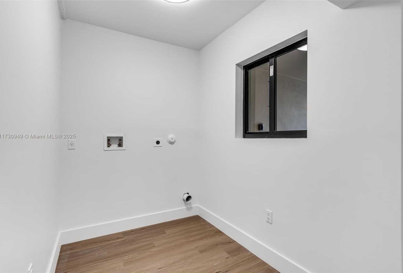 Small Image of 3620 SOUTH WEST 94 AVE, Miami Number 37
