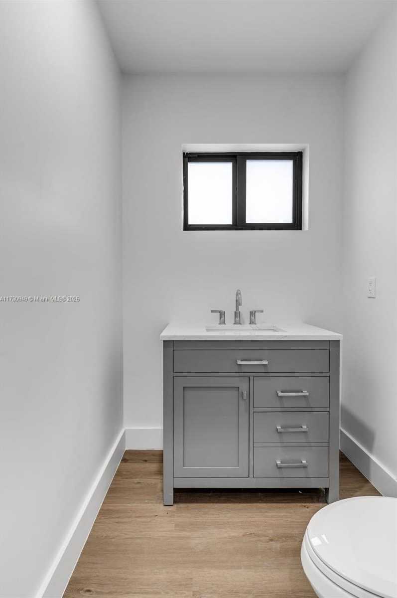 Small Image of 3620 SOUTH WEST 94 AVE, Miami Number 40