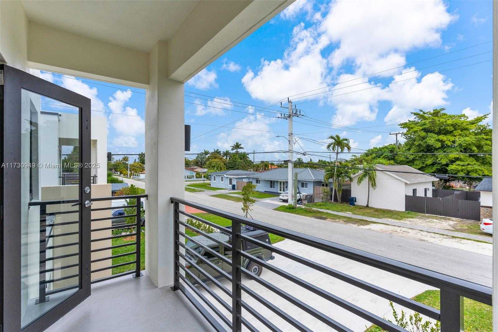 Small Image of 3620 SOUTH WEST 94 AVE, Miami Number 44