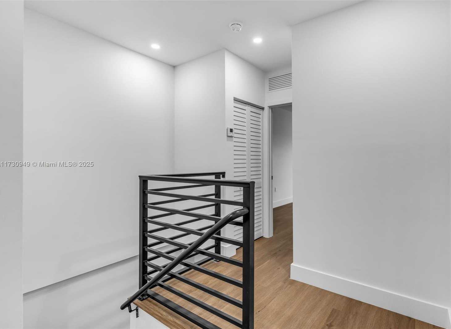 Small Image of 3620 SOUTH WEST 94 AVE, Miami Number 47