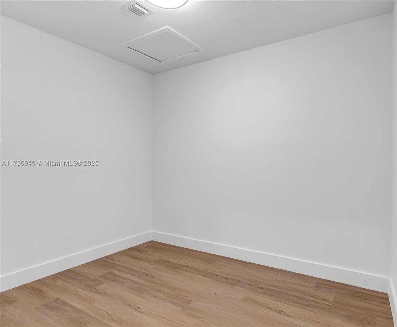Small Image of 3620 SOUTH WEST 94 AVE, Miami Number 54