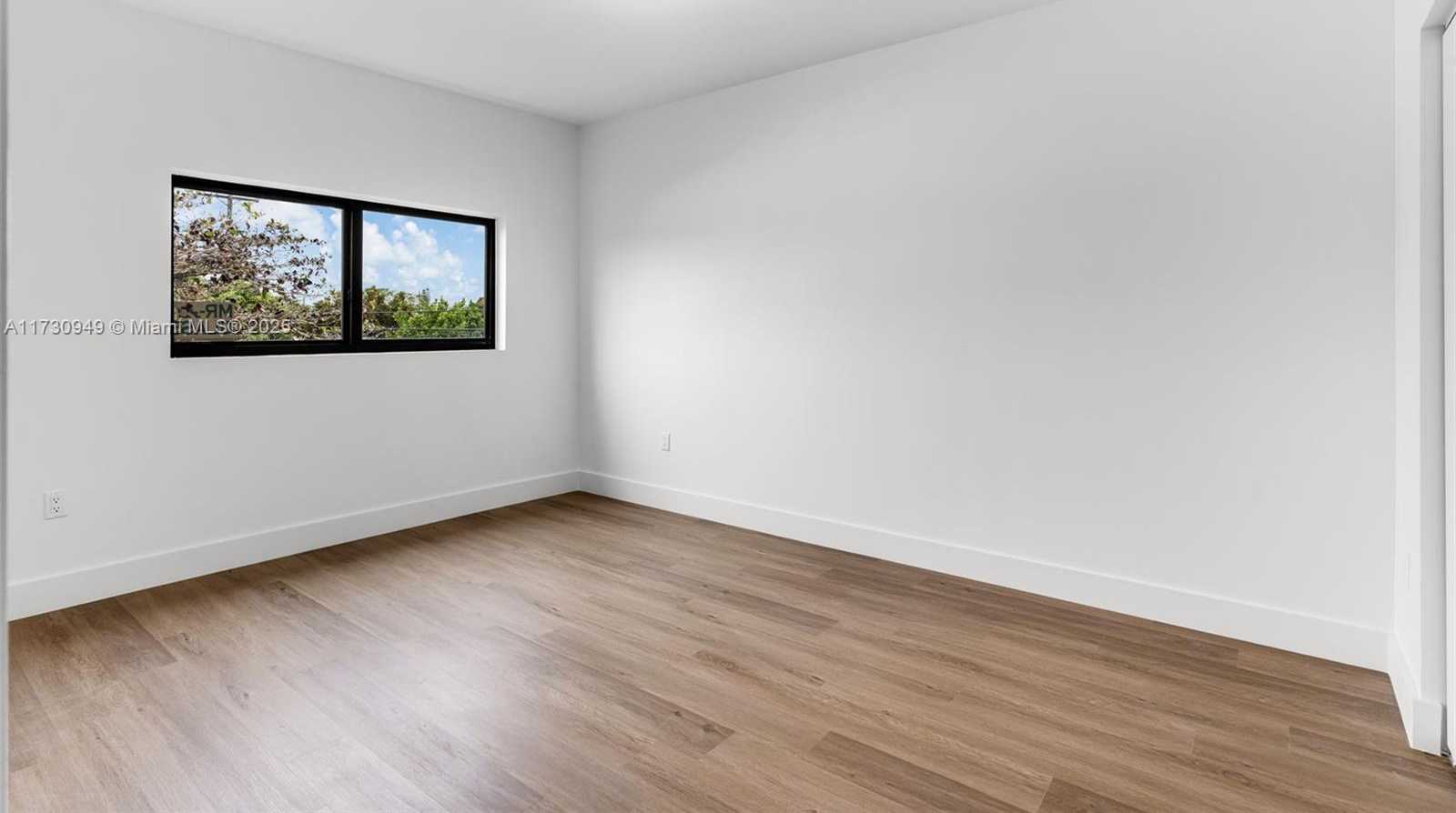 Small Image of 3620 SOUTH WEST 94 AVE, Miami Number 57