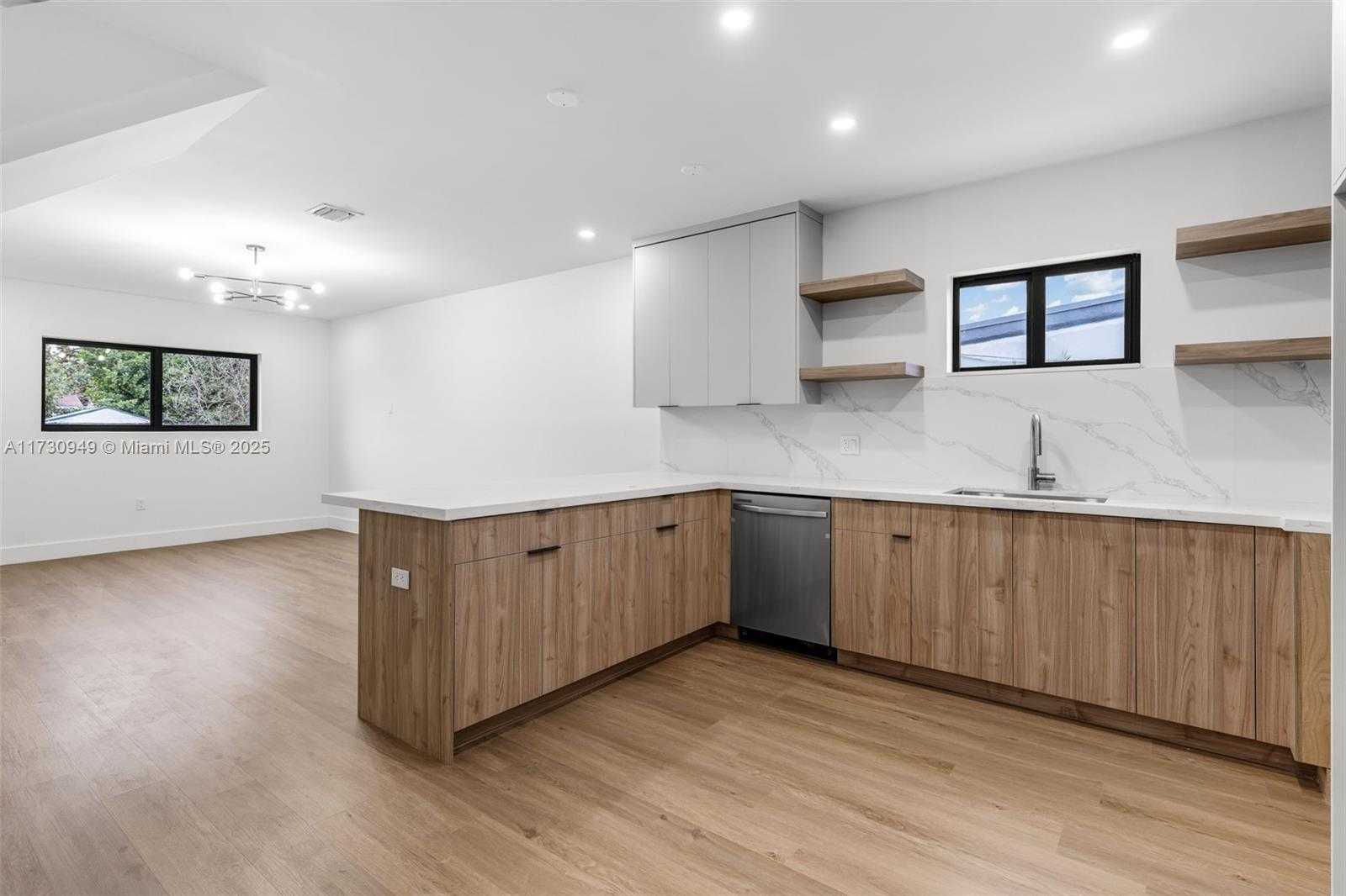 Small Image of 3620 SOUTH WEST 94 AVE, Miami Number 9