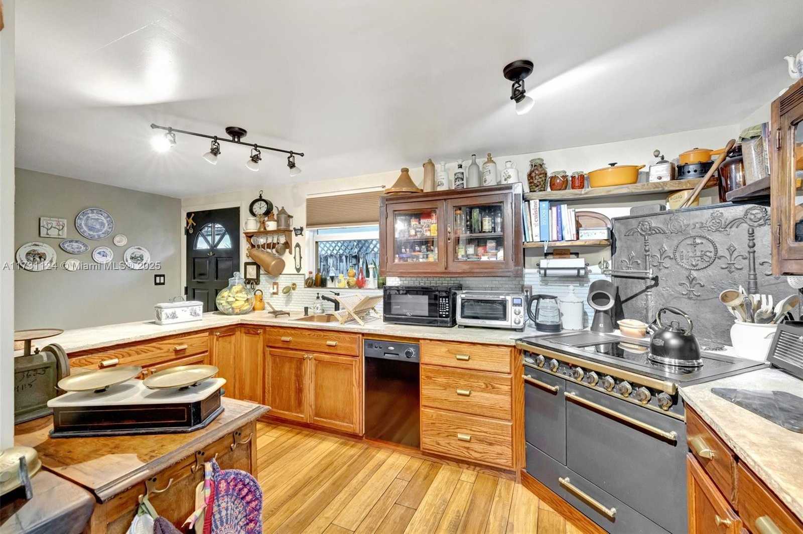 Small Image of 1401 NORTH EAST 33RD ST, Oakland Park Number 13