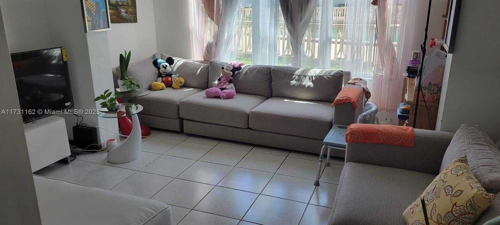 Small Image of Hialeah Number 6