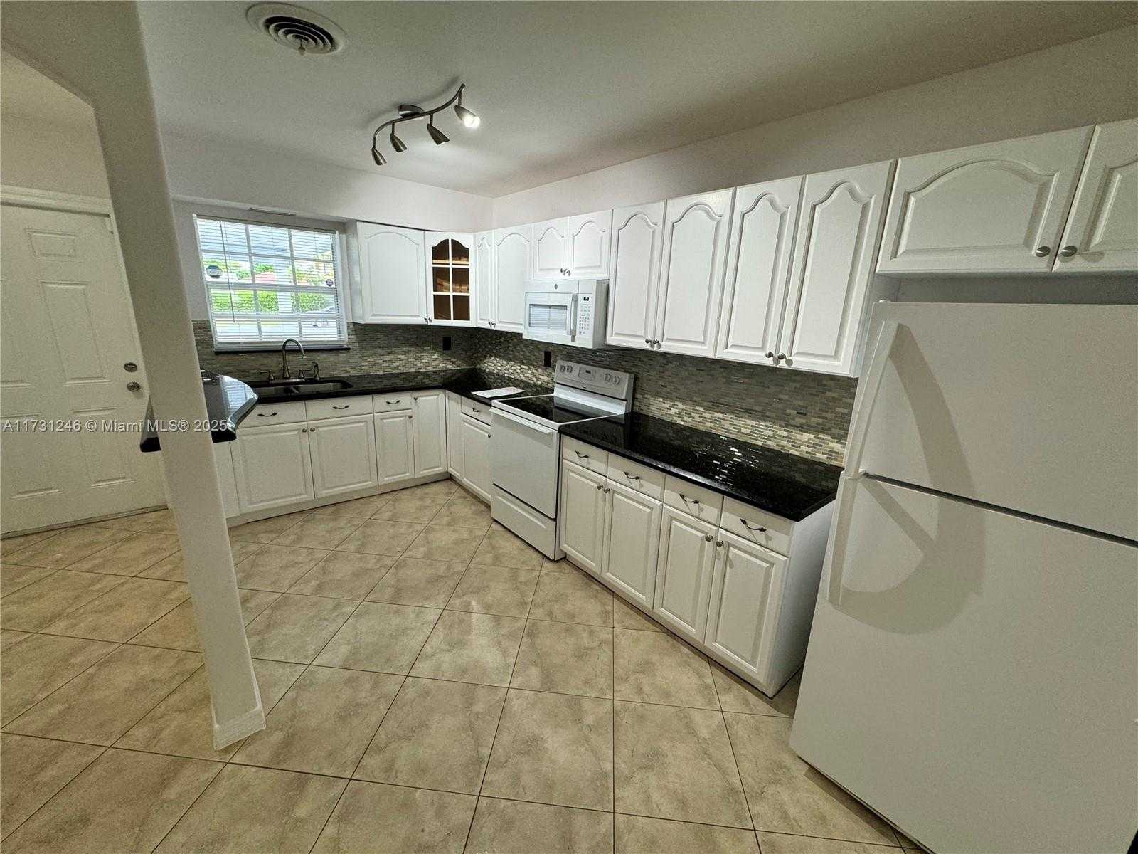 Small Image of 4381 PURDY LN #3, West Palm Beach Number 22