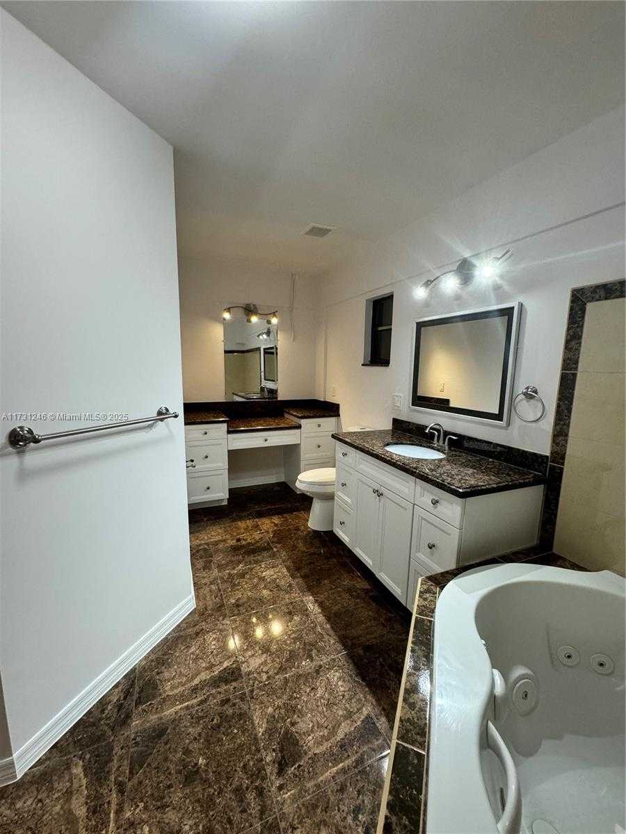 Small Image of 4381 PURDY LN #3, West Palm Beach Number 5