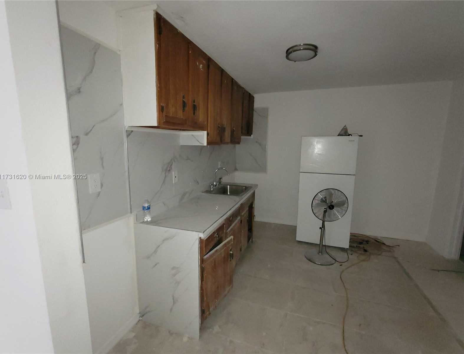 Small Image of 412 NORTH WEST 59TH ST, Miami Number 10