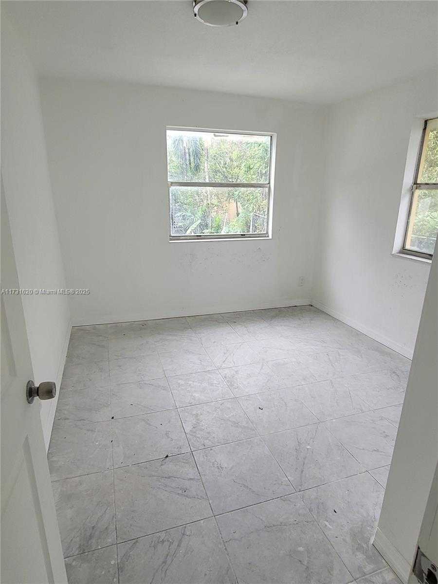 Small Image of 412 NORTH WEST 59TH ST, Miami Number 9