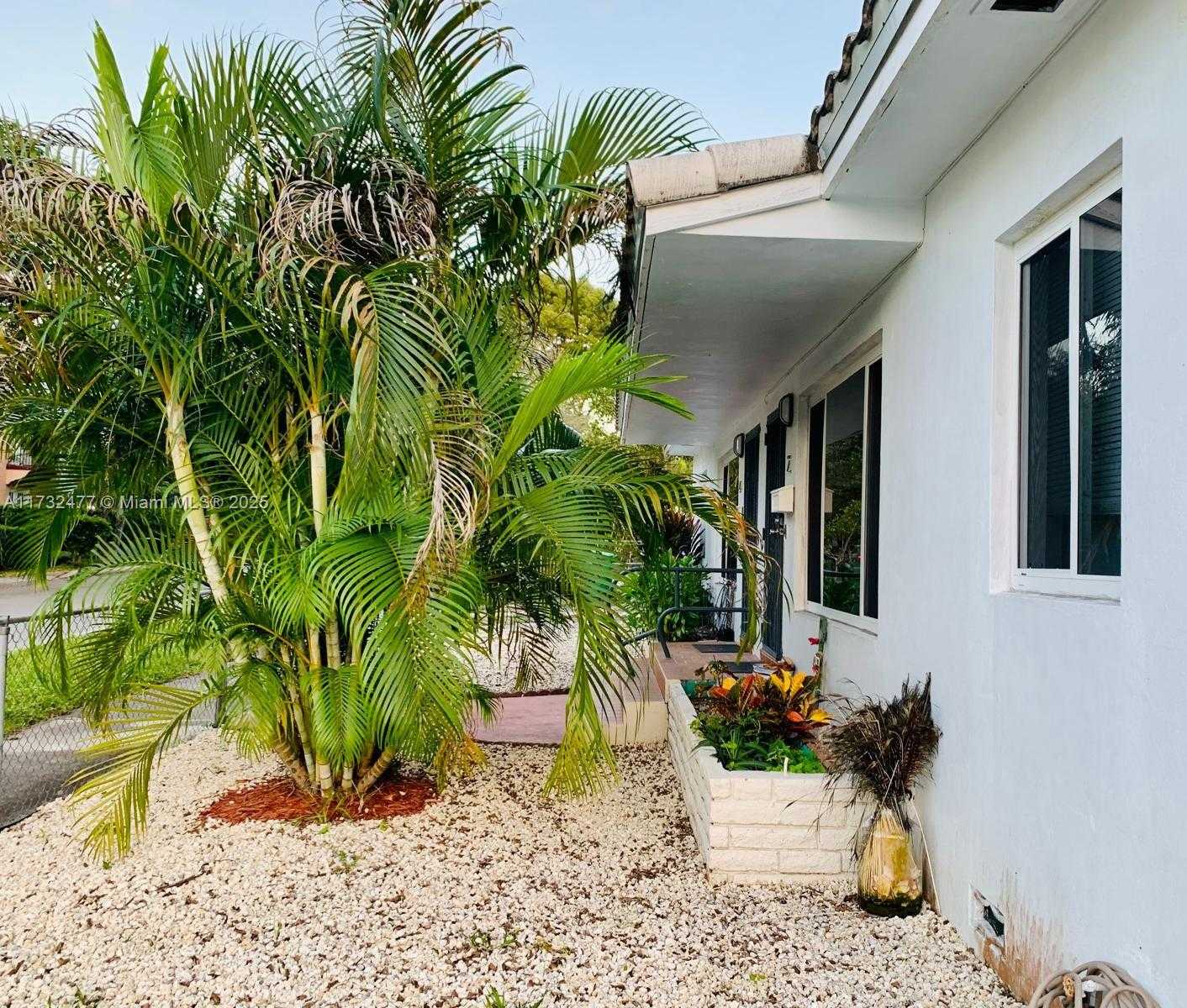 Small Image of 2 NORTH EAST 45TH ST, Miami Number 2