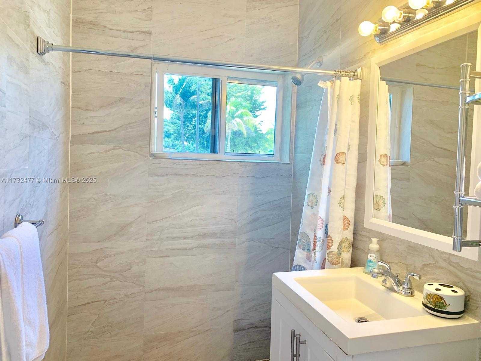 Small Image of 2 NORTH EAST 45TH ST, Miami Number 8