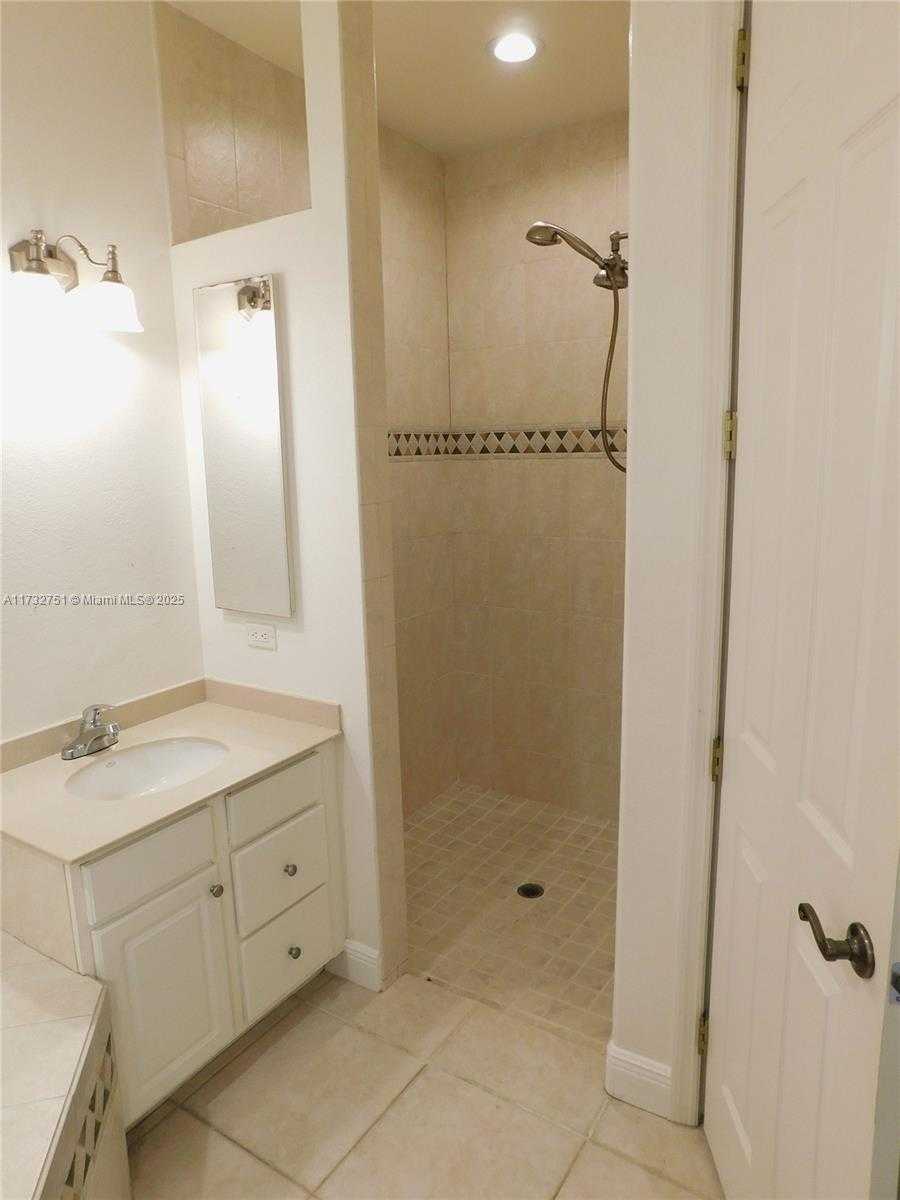 Small Image of 617 SOUTH EAST 7 ST #2, Cape Coral Number 3