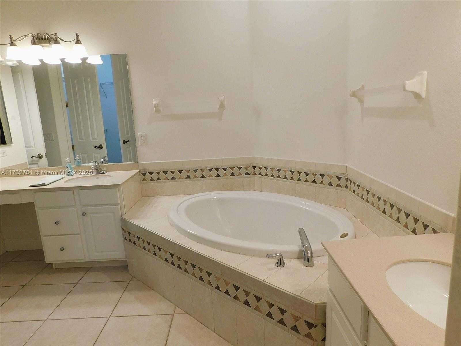 Small Image of 617 SOUTH EAST 7 ST #2, Cape Coral Number 5