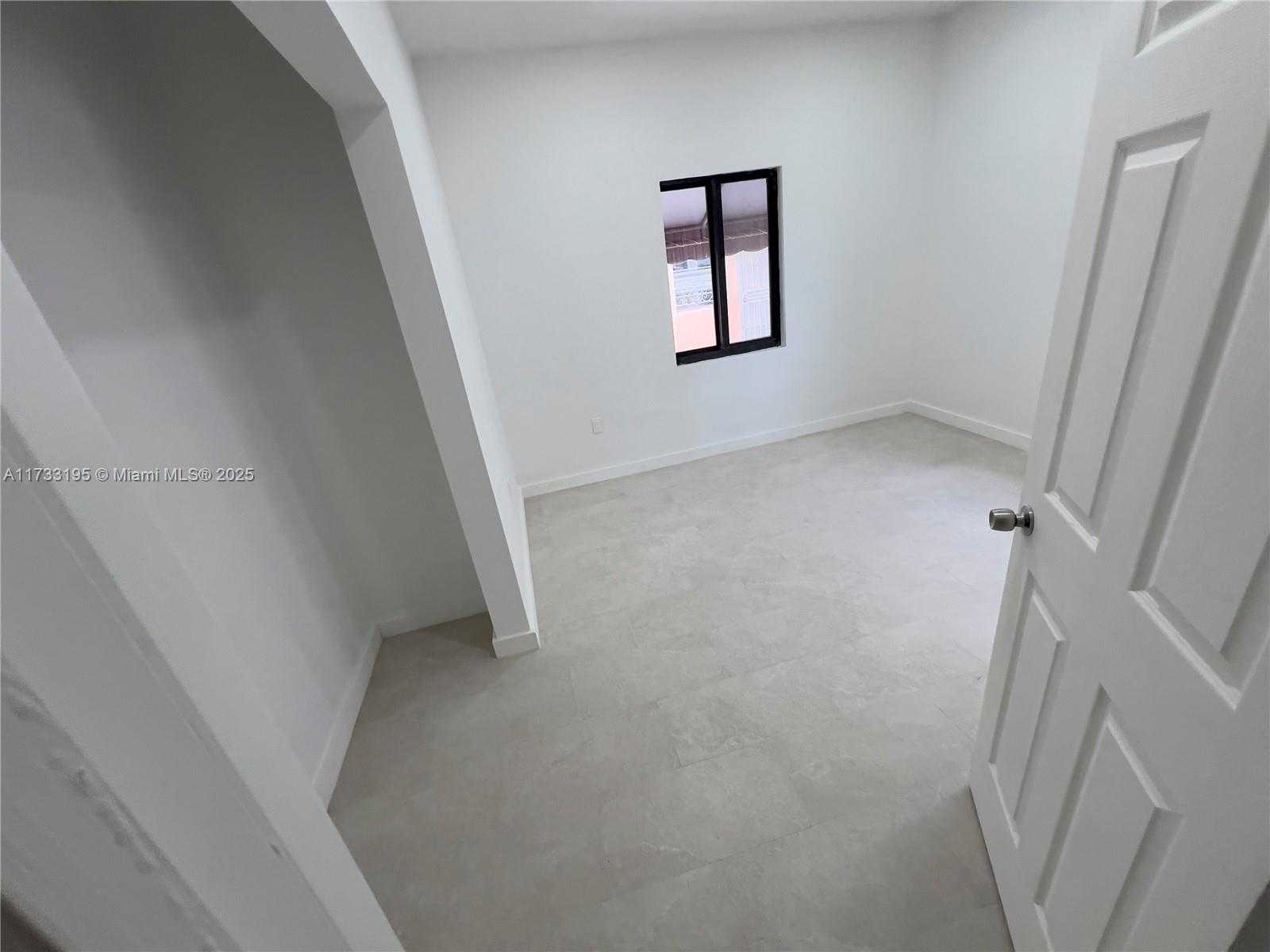 Small Image of 418 NORTH WEST 9TH AVE, Miami Number 12