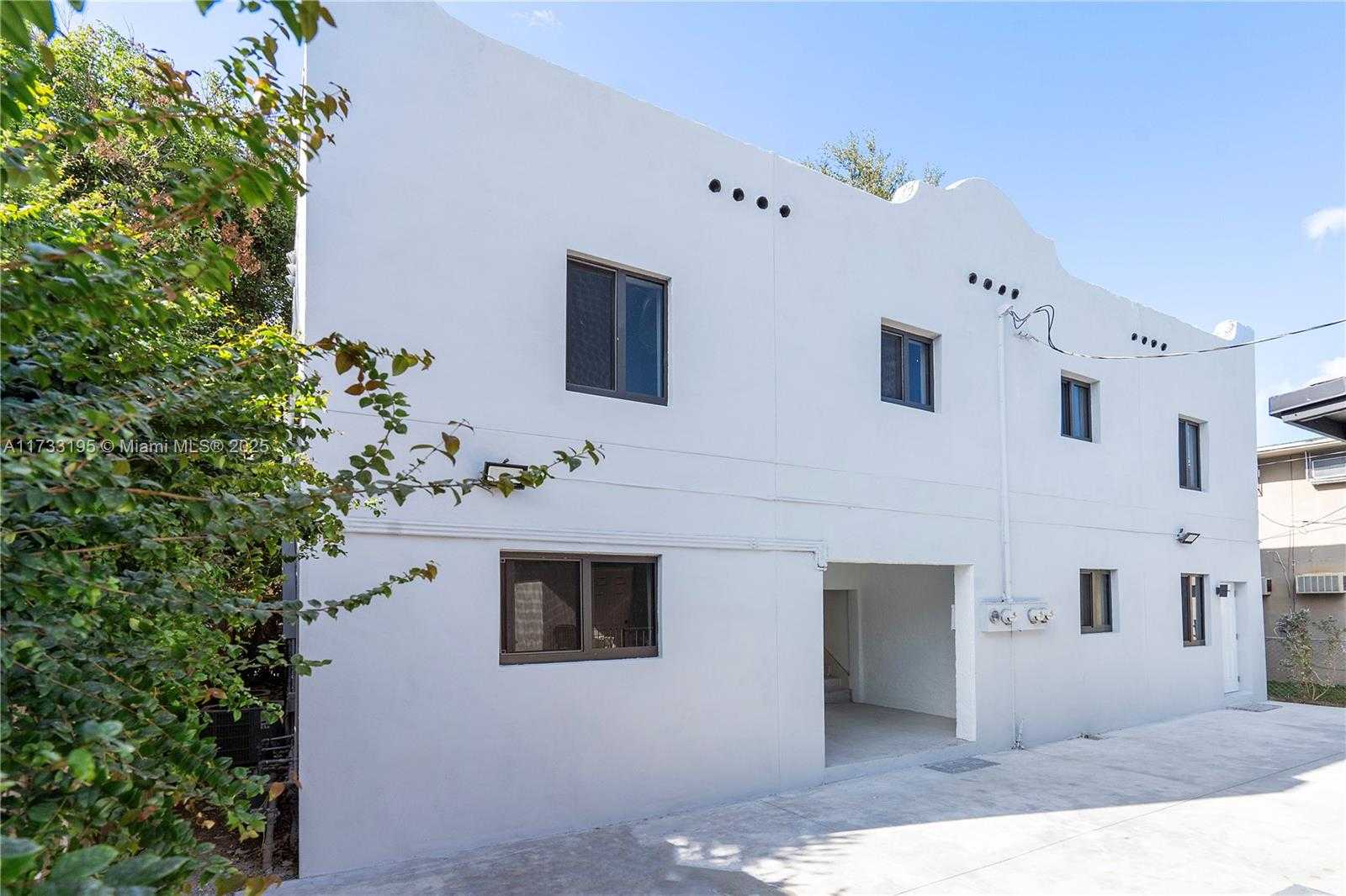 Small Image of 418 NORTH WEST 9TH AVE, Miami Number 14