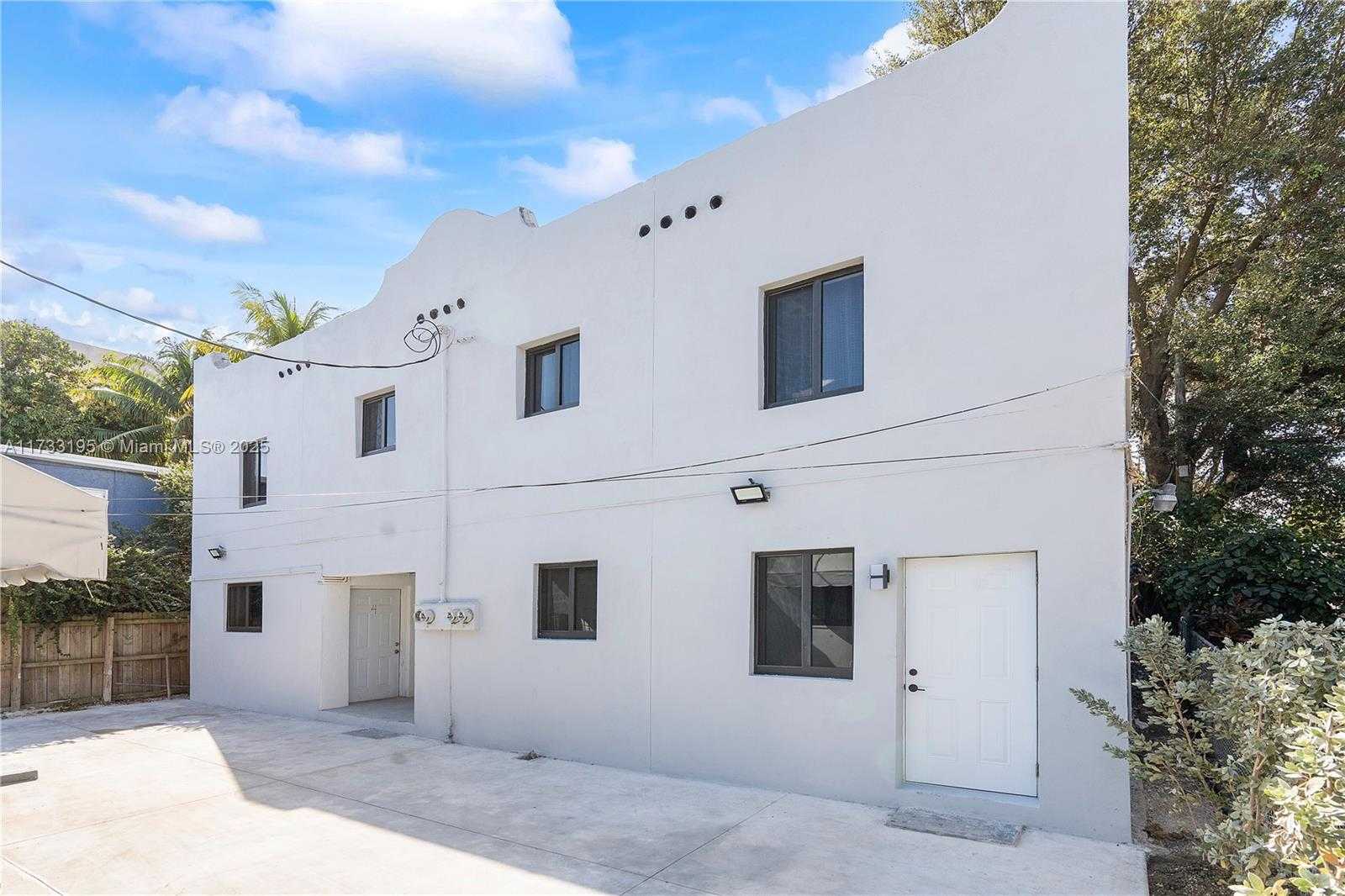 Small Image of 418 NORTH WEST 9TH AVE, Miami Number 16