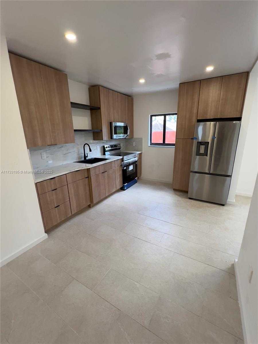 Small Image of 418 NORTH WEST 9TH AVE, Miami Number 18