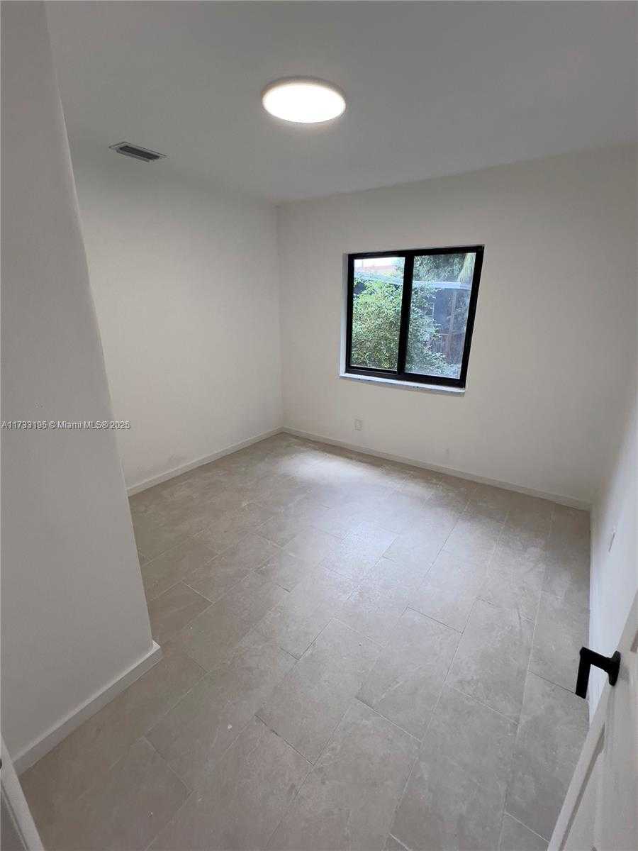 Small Image of 418 NORTH WEST 9TH AVE, Miami Number 23