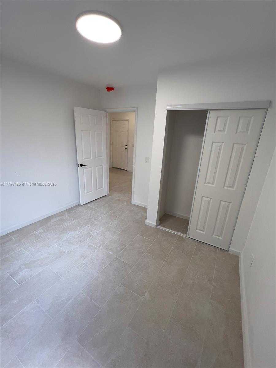 Small Image of 418 NORTH WEST 9TH AVE, Miami Number 24