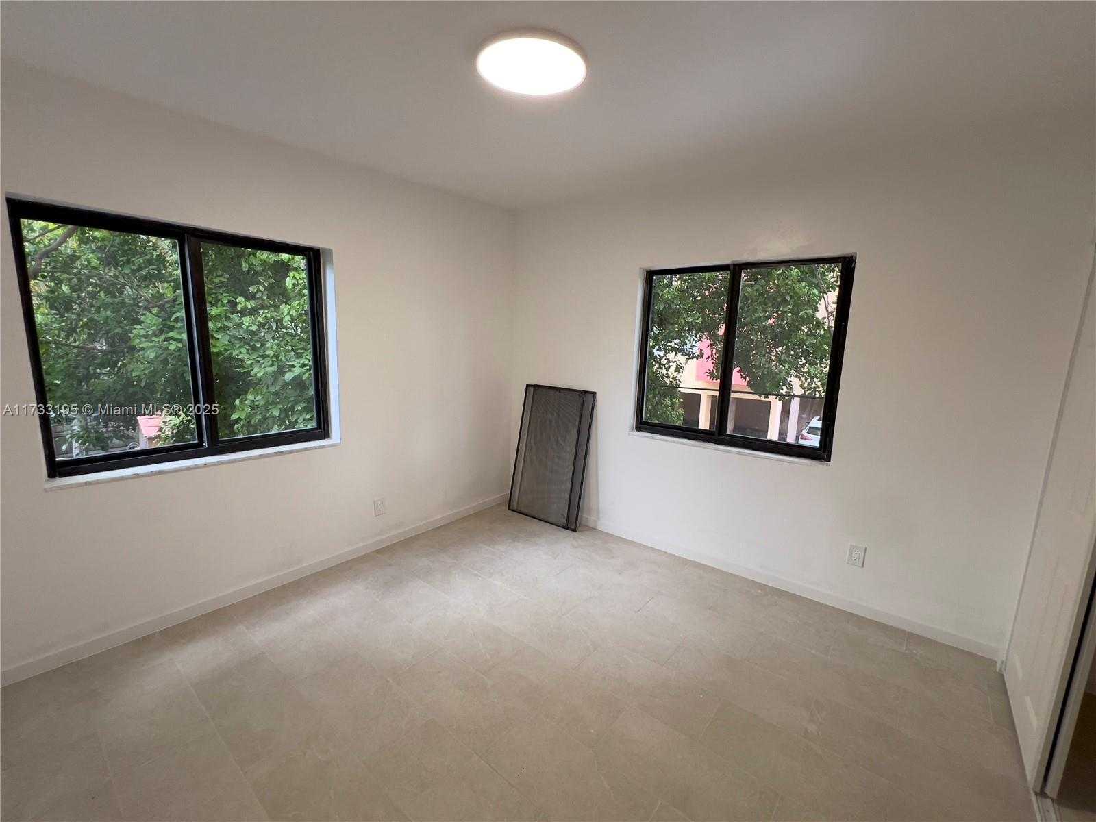 Small Image of 418 NORTH WEST 9TH AVE, Miami Number 25
