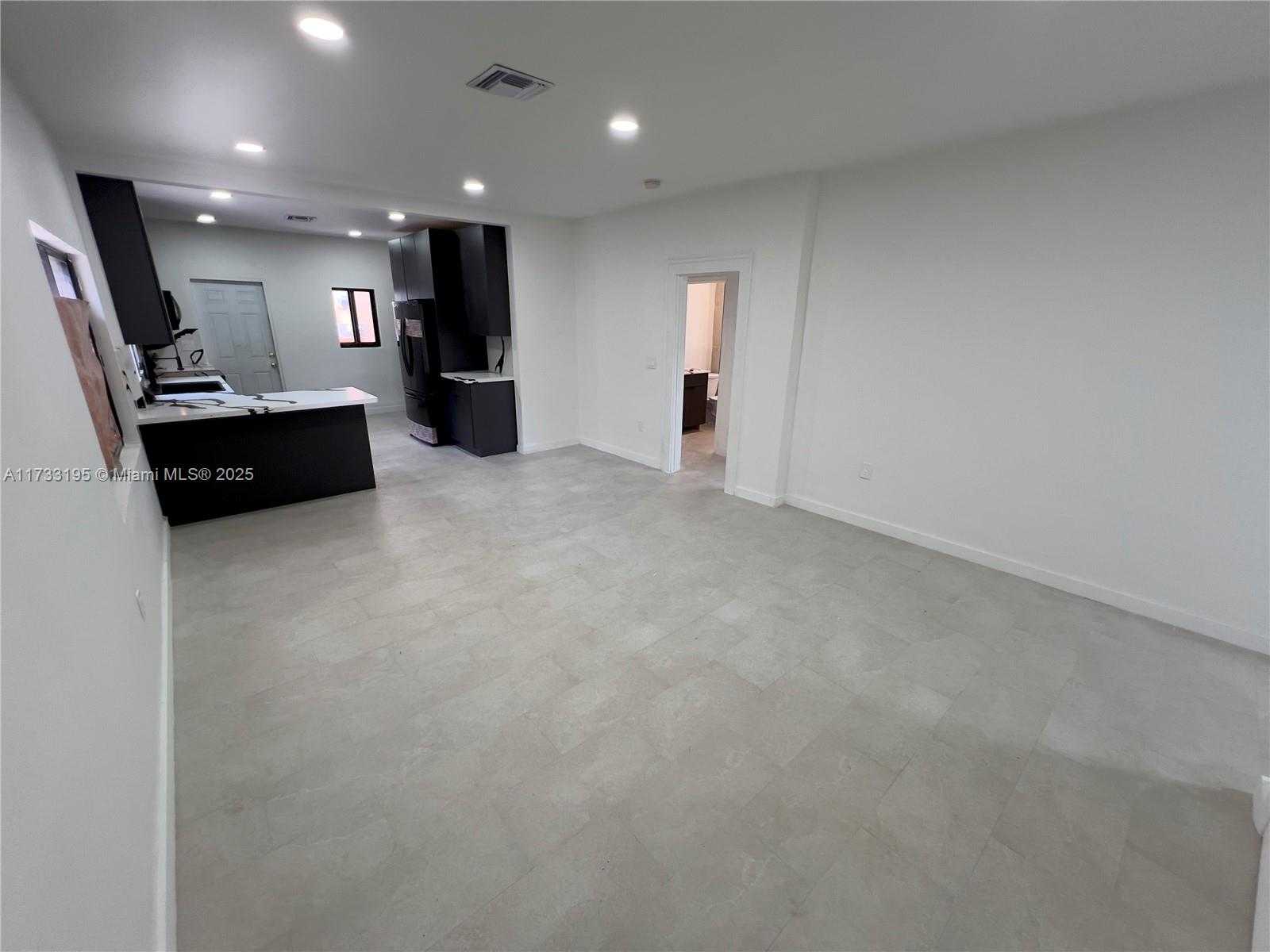 Small Image of 418 NORTH WEST 9TH AVE, Miami Number 6