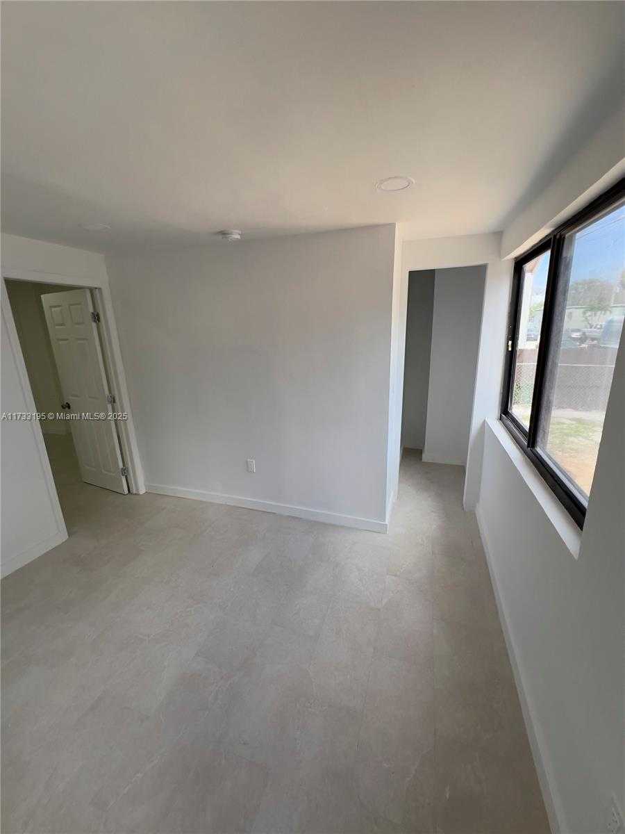 Small Image of 418 NORTH WEST 9TH AVE, Miami Number 8