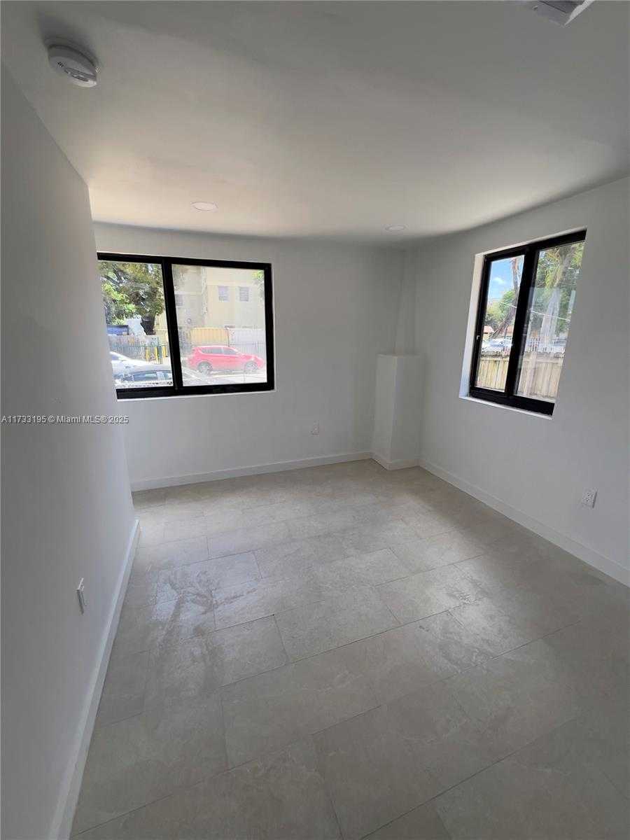 Small Image of 418 NORTH WEST 9TH AVE, Miami Number 9