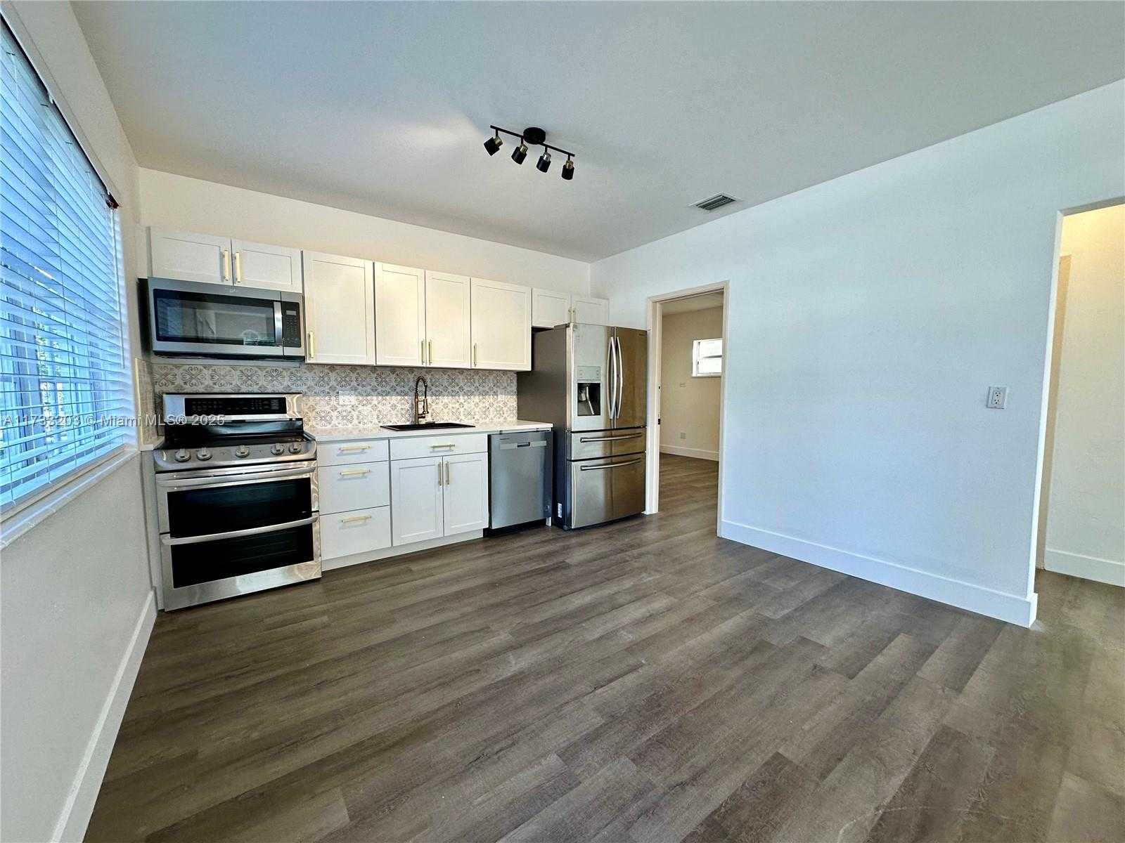 Small Image of 1788 NORTH EAST 169TH ST #2, North Miami Beach Number 4