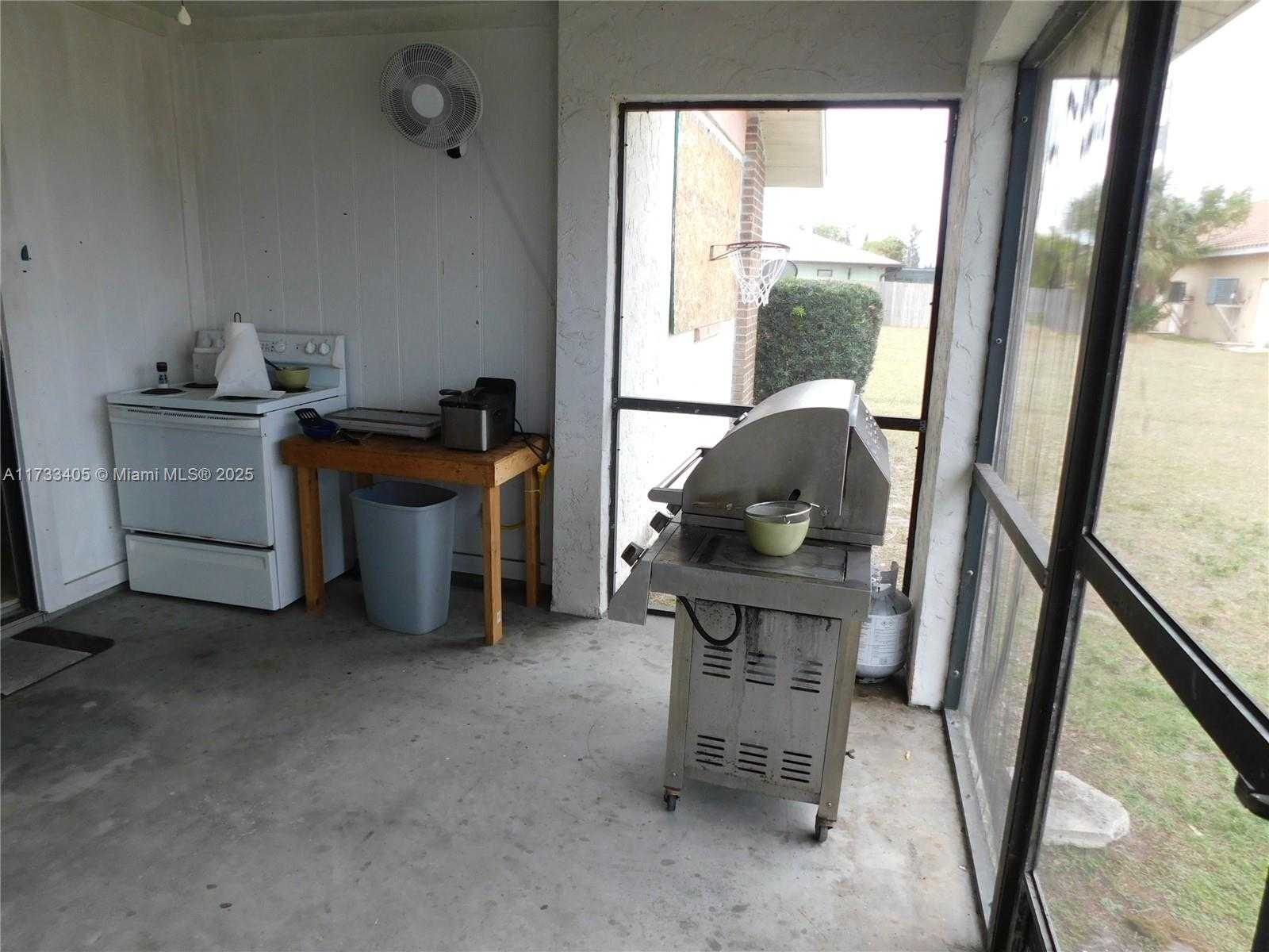 Small Image of 611 SOUTH WEST 3 TE, Cape Coral Number 17