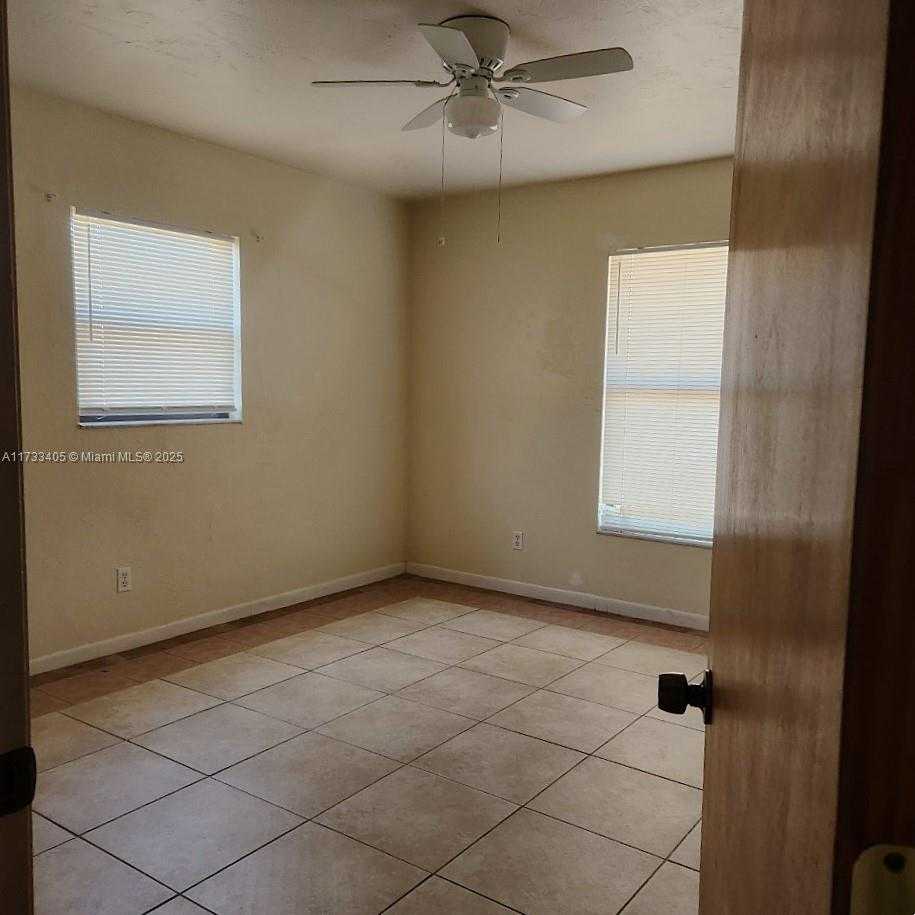 Small Image of 611 SOUTH WEST 3 TE, Cape Coral Number 31