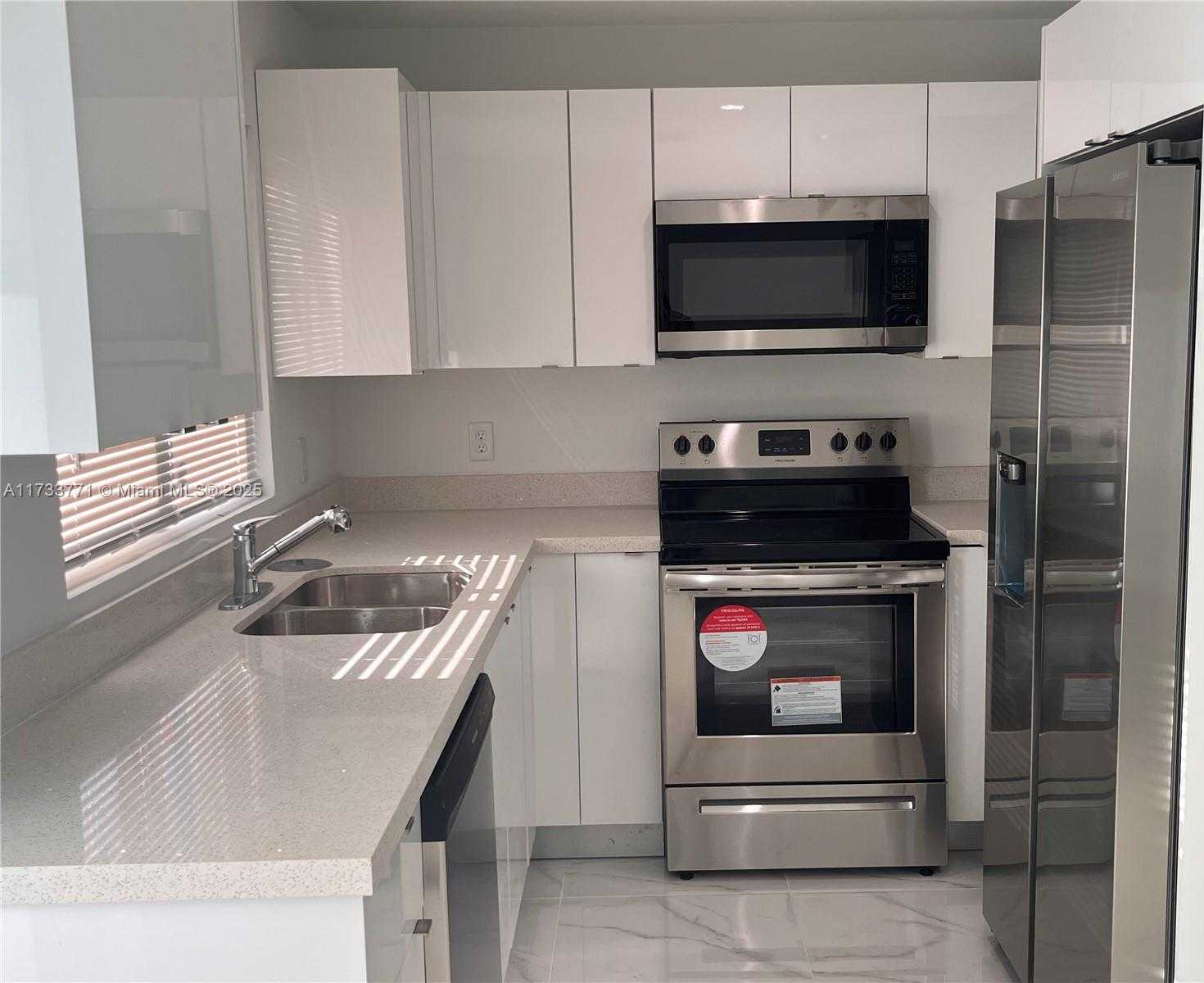 Small Image of 21226 SOUTH WEST 119TH AVE #2, Miami Number 12