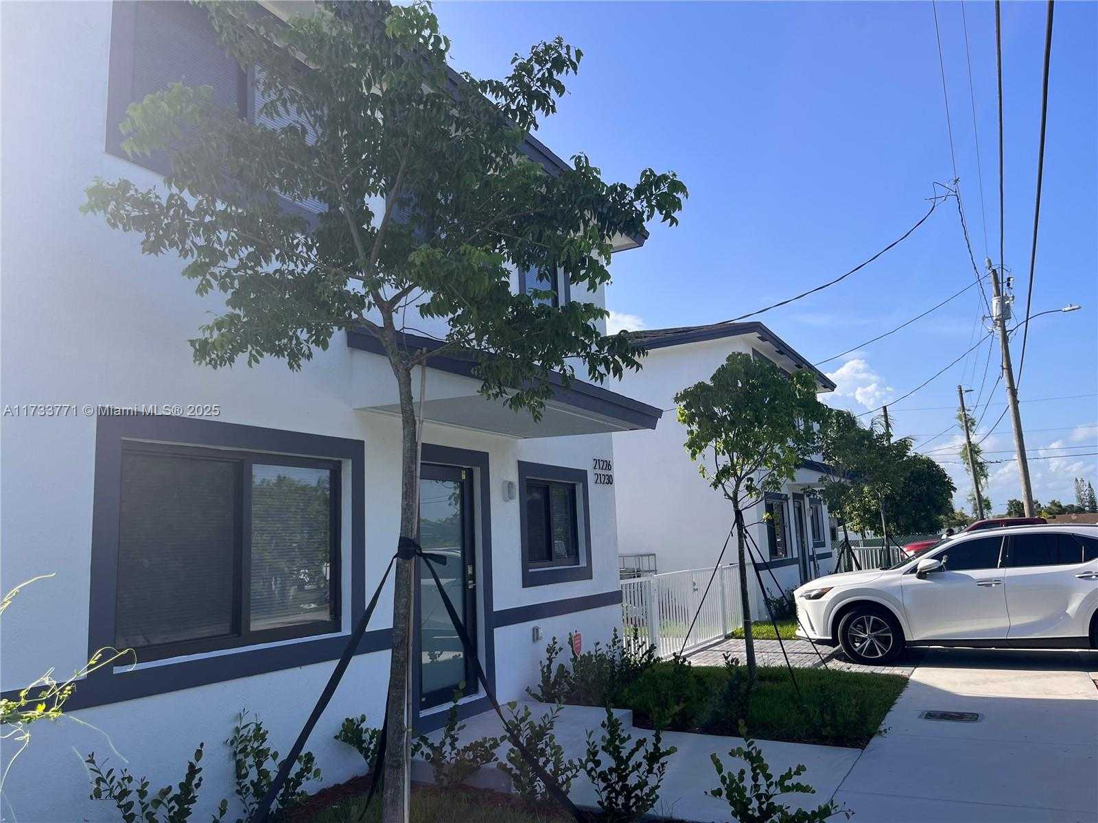 Small Image of 21226 SOUTH WEST 119TH AVE #2, Miami Number 3