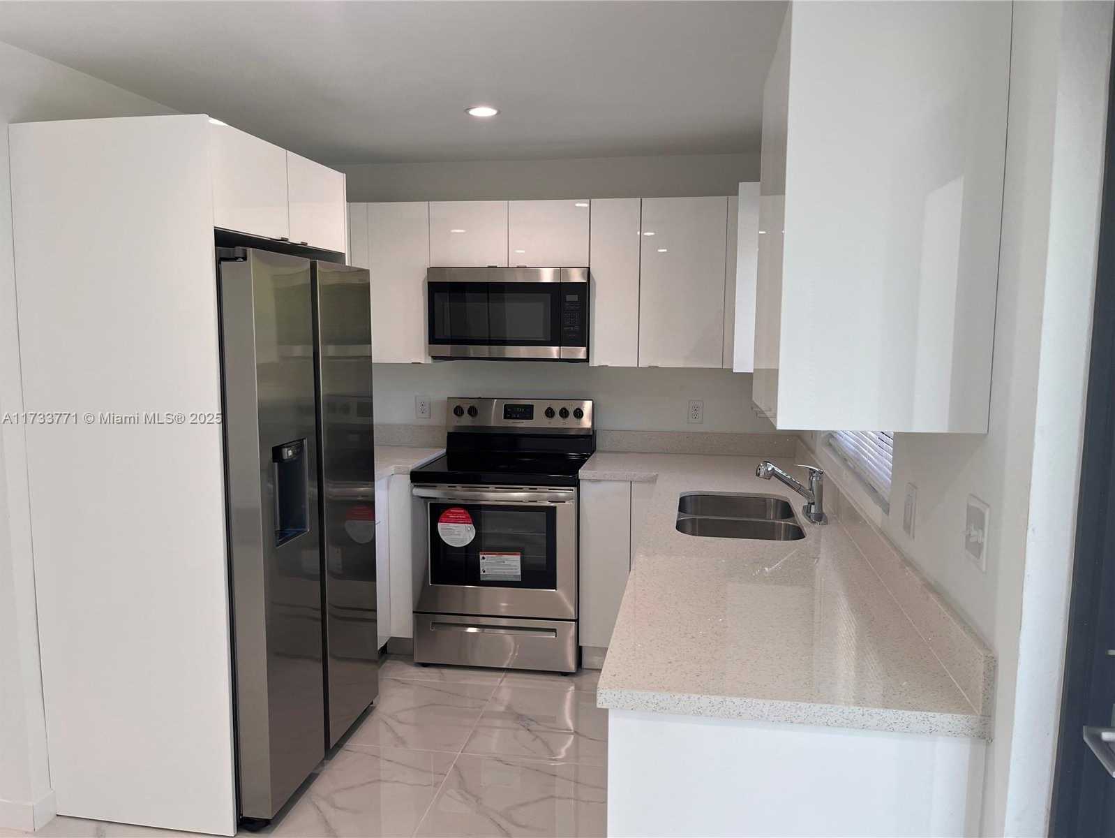 Small Image of 21226 SOUTH WEST 119TH AVE #2, Miami Number 4