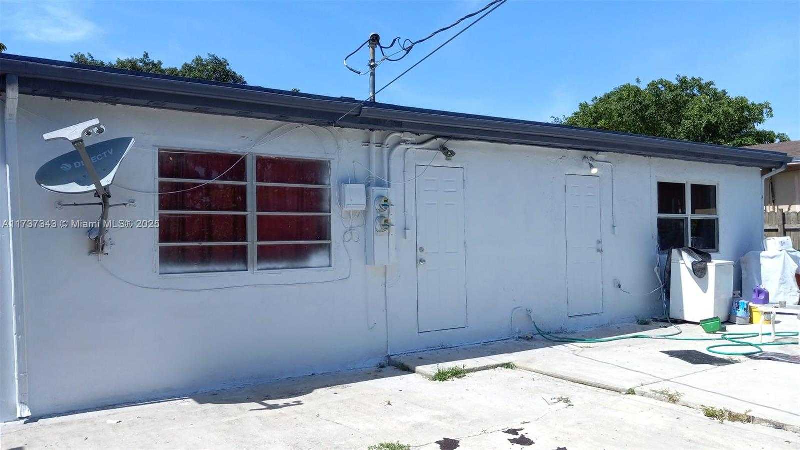 Small Image of 2980 NORTH WEST 91ST ST, Miami Number 4