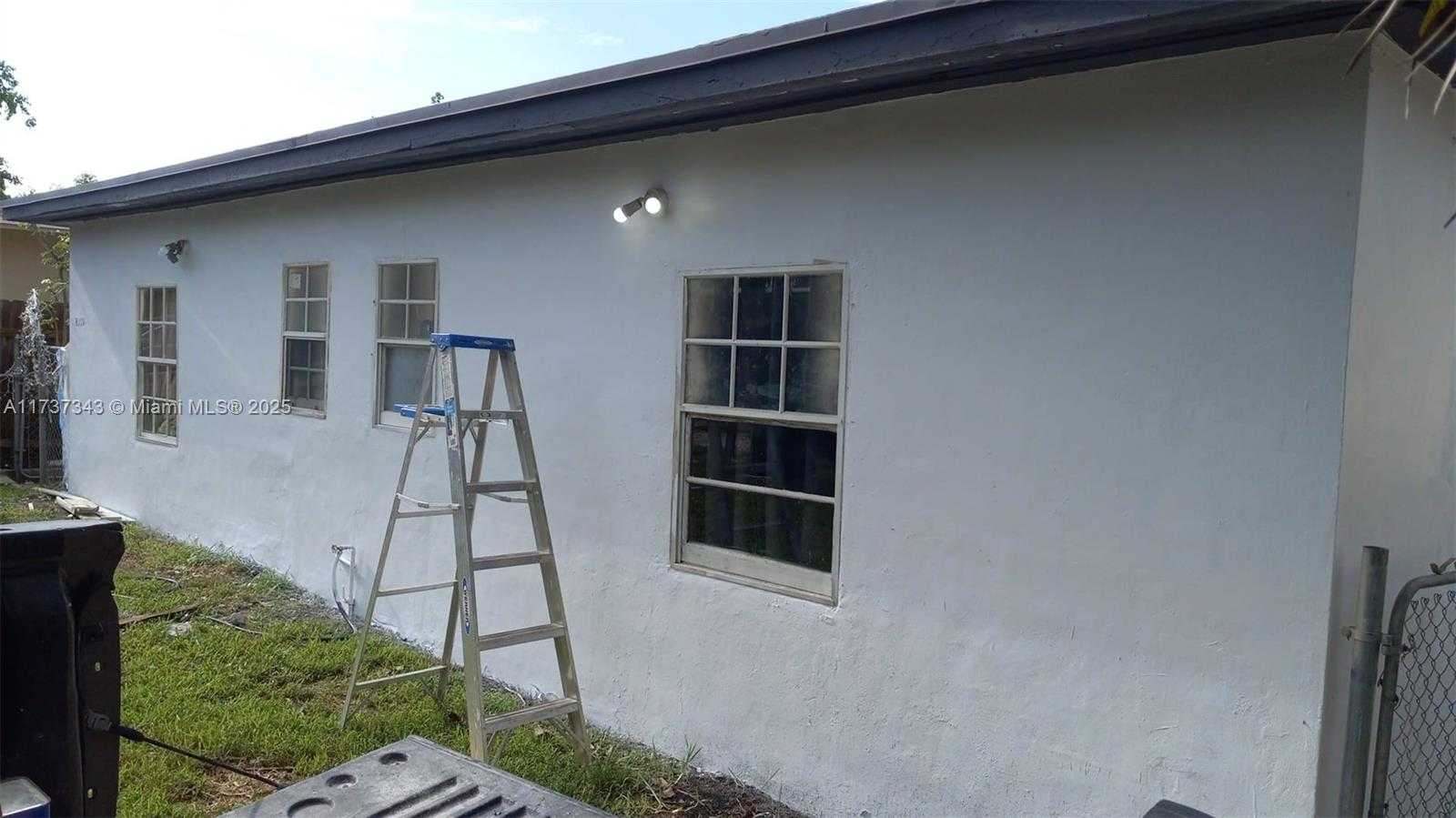 Small Image of 2980 NORTH WEST 91ST ST, Miami Number 5