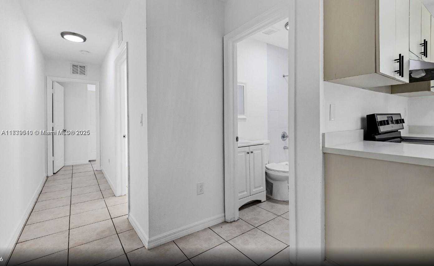 Small Image of 121 NORTH EAST 55TH ST, Miami Number 6