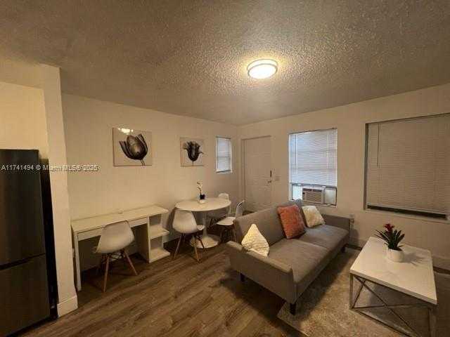 Small Image of 830 WEST 40TH ST, Miami Beach Number 32