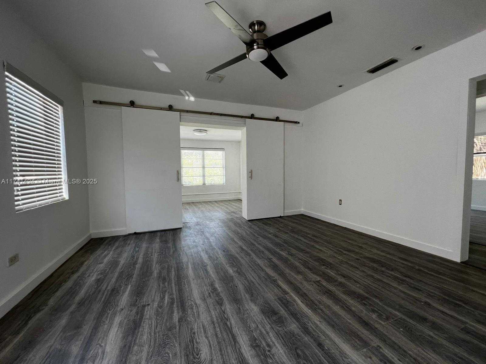 Small Image of 830 WEST 40TH ST, Miami Beach Number 39