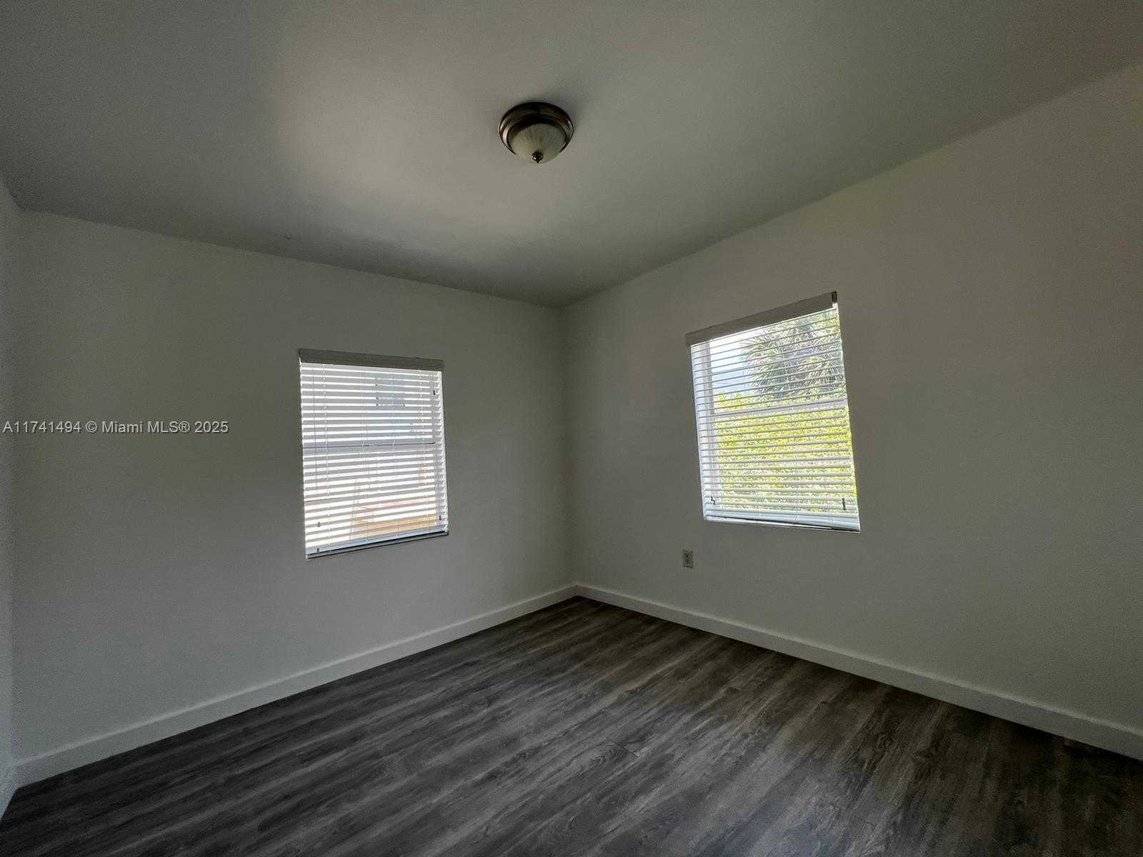 Small Image of 830 WEST 40TH ST, Miami Beach Number 53