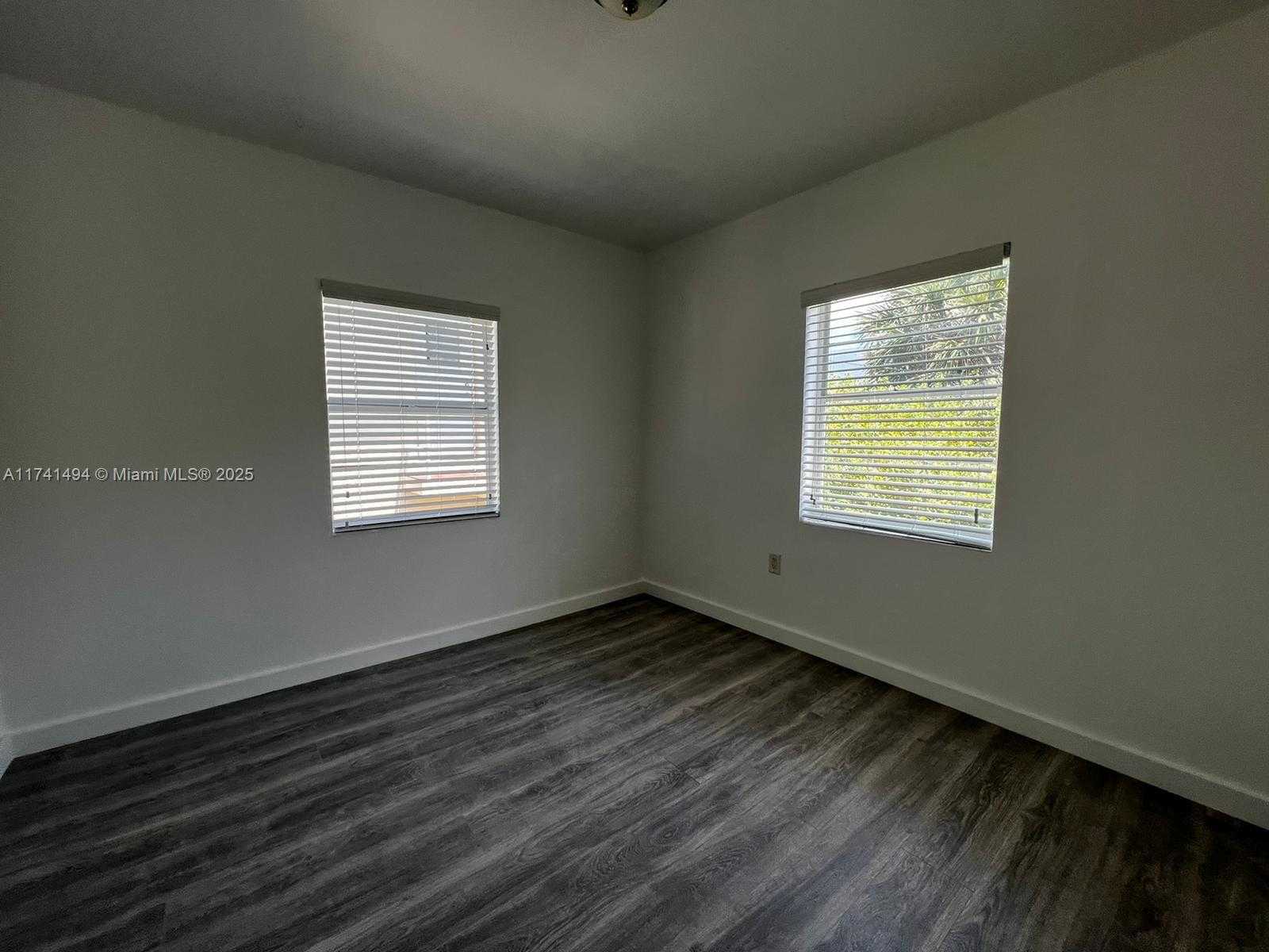 Small Image of 830 WEST 40TH ST, Miami Beach Number 55