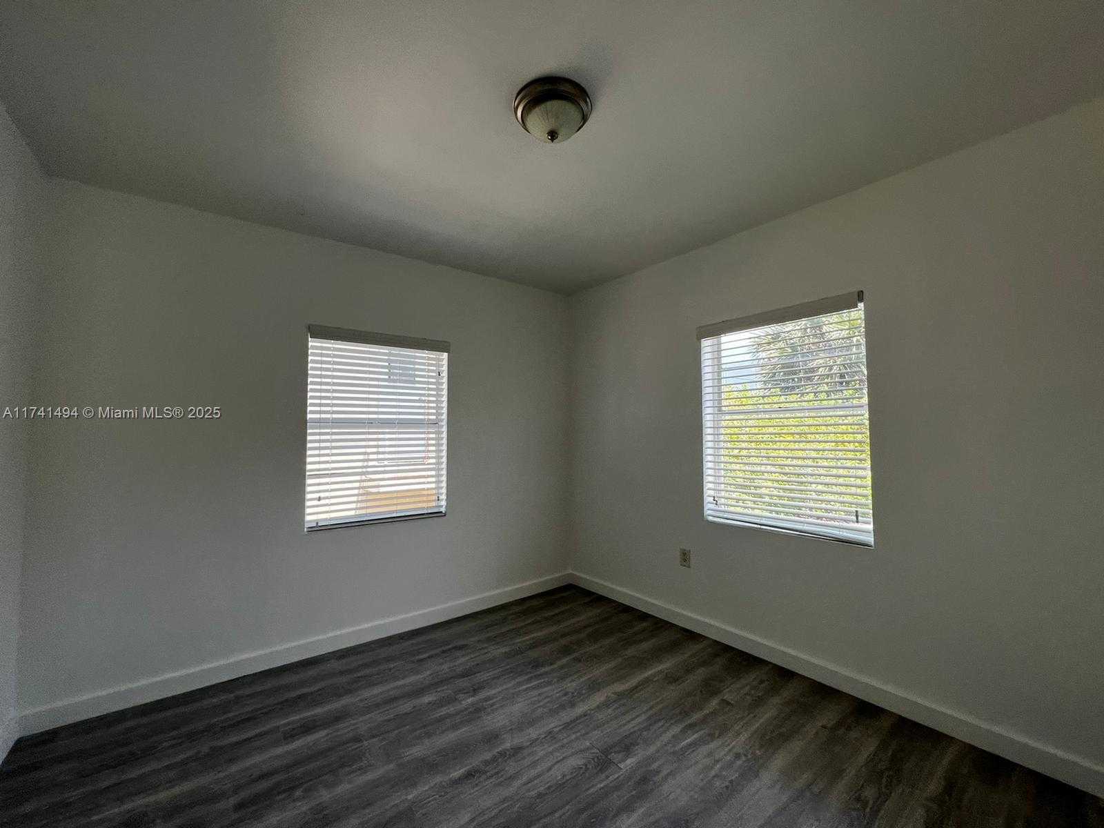 Small Image of 830 WEST 40TH ST, Miami Beach Number 58