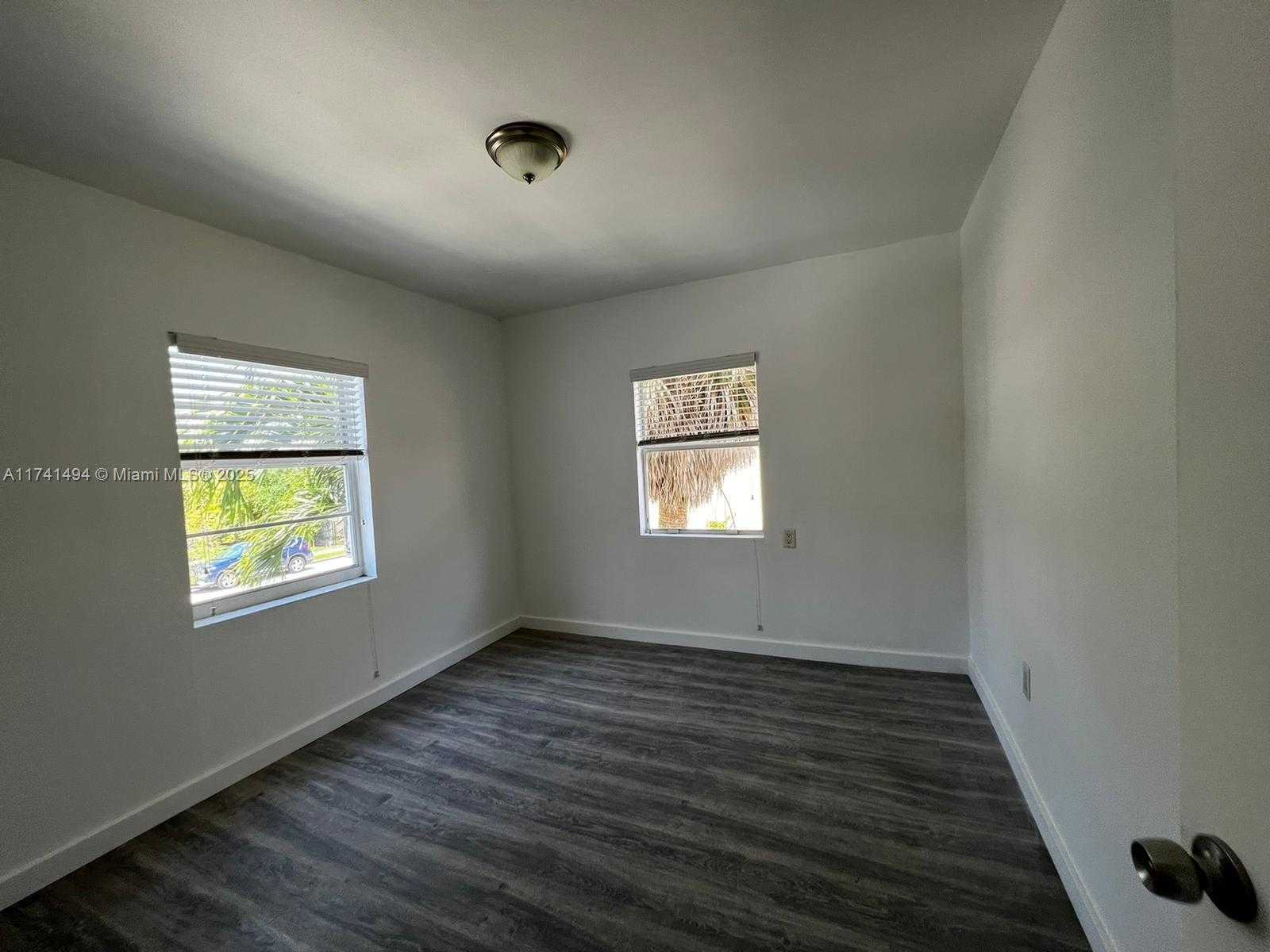 Small Image of 830 WEST 40TH ST, Miami Beach Number 59