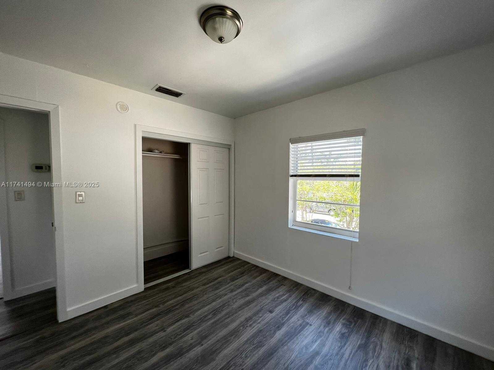 Small Image of 830 WEST 40TH ST, Miami Beach Number 64