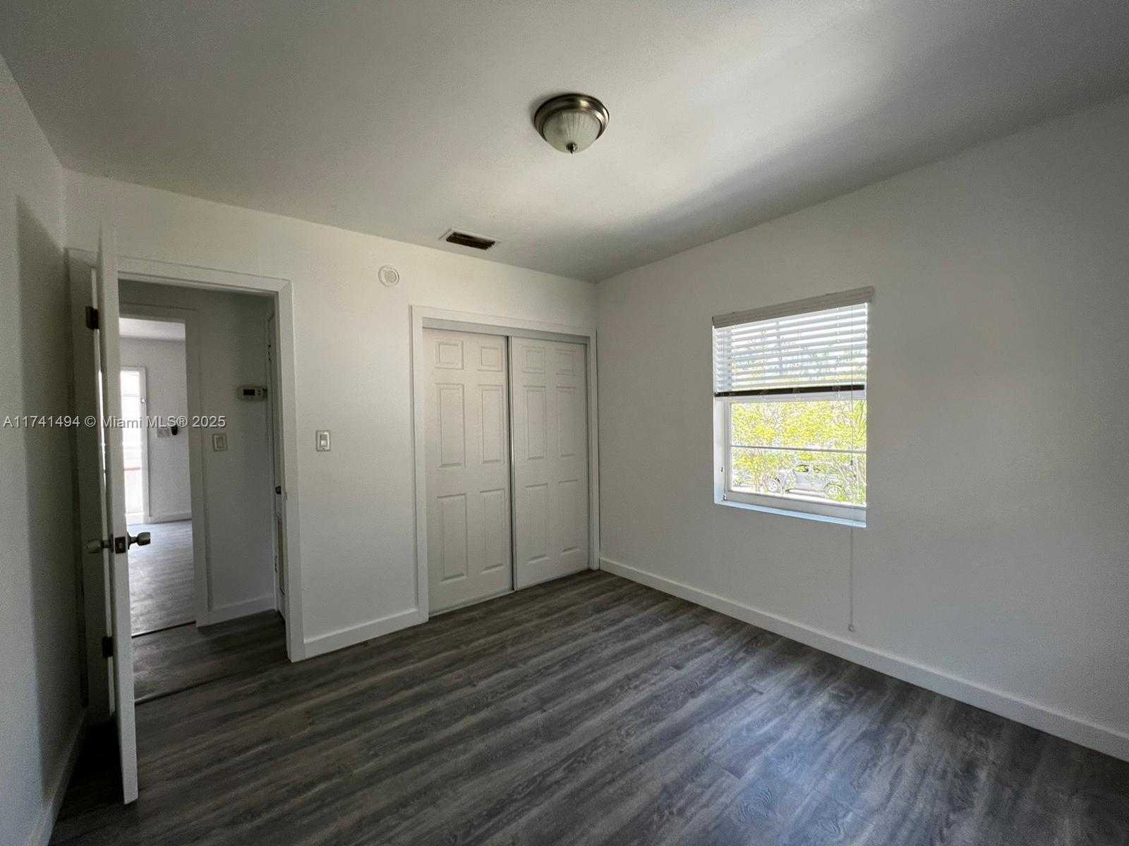 Small Image of 830 WEST 40TH ST, Miami Beach Number 65