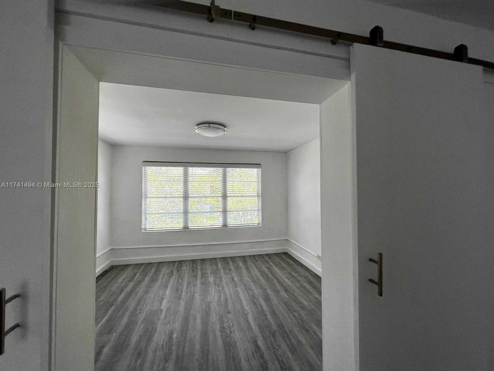 Small Image of 830 WEST 40TH ST, Miami Beach Number 70