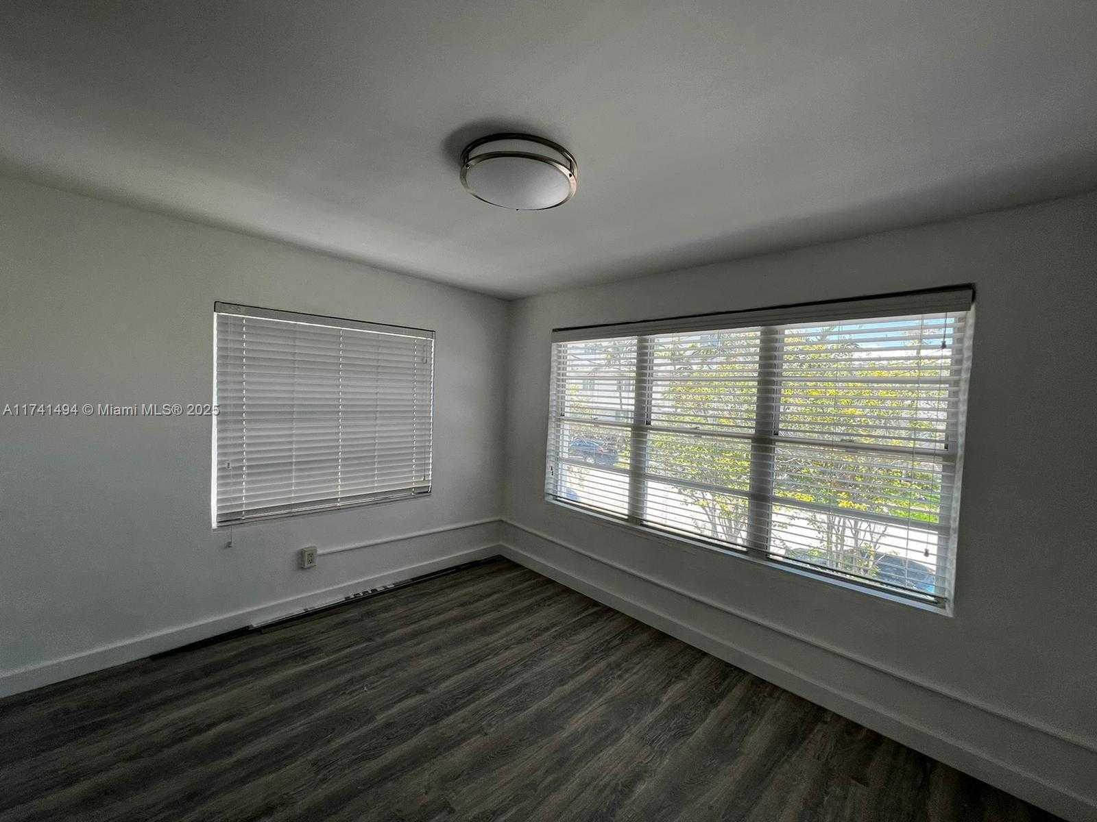 Small Image of 830 WEST 40TH ST, Miami Beach Number 71