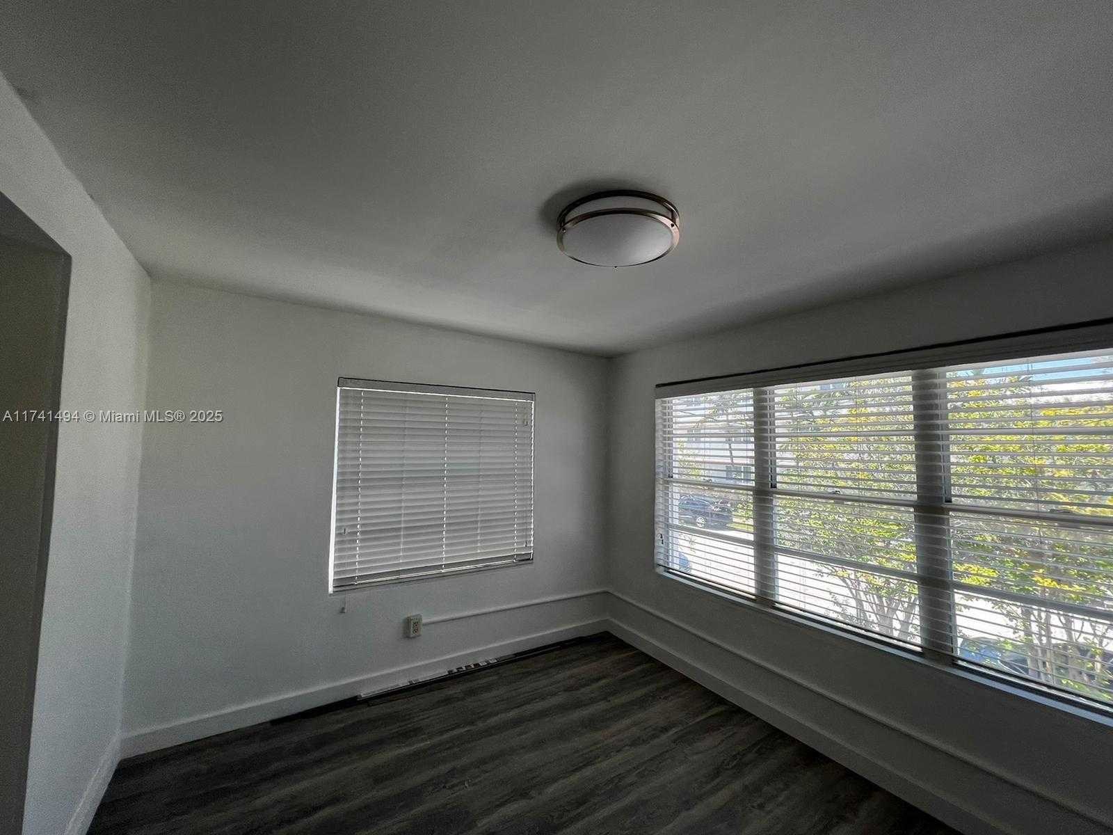 Small Image of 830 WEST 40TH ST, Miami Beach Number 73